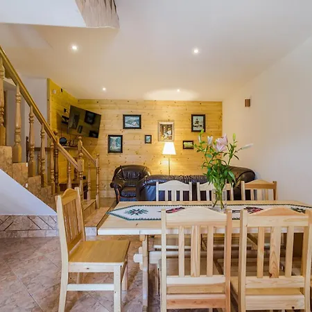 Baranówka - Z Widokiem Na Giewont, W Paśmie Gubałówki By Shortstaypoland Ratulow